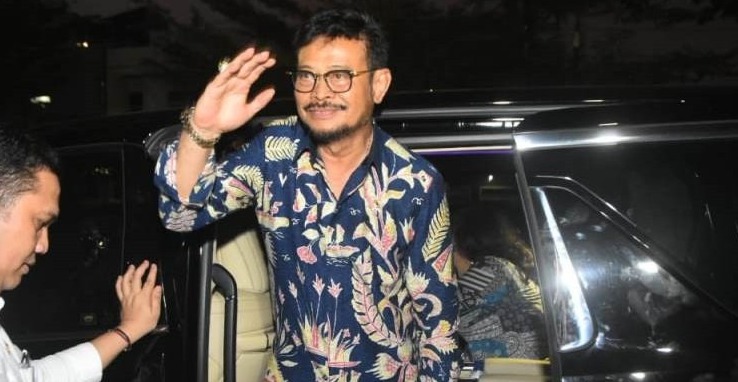 SYL Berpamitan dengan Ibunya