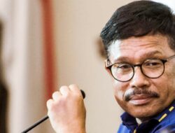 Johnny G Plate Divonis 15 Tahun Penjara!