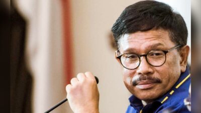 Johnny G Plate Divonis