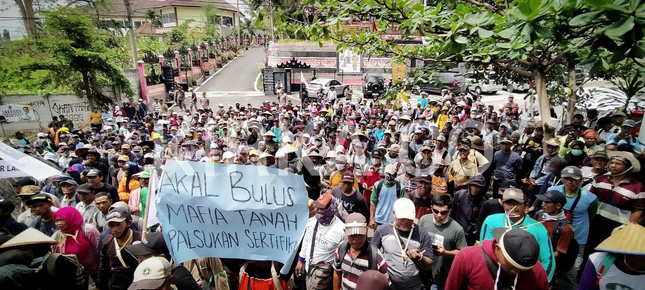Ratusan Warga Lampung Timur Serbu Kantor ATR/BPN Provinsi Lampung