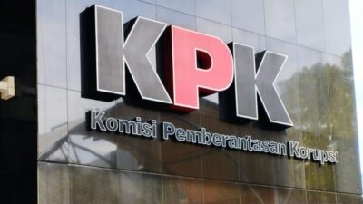 Catatan Keuangan Disita KPK Usai Geledah Rumah Sudin