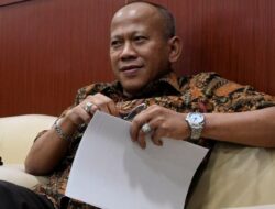 Penyegelan Ruangan Pius Lustrilanang Imbas OTT KPK di Sorong