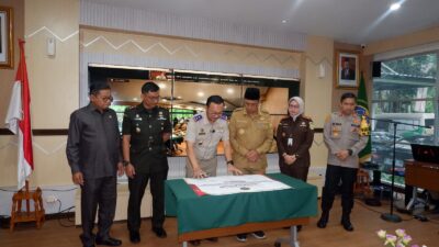 Penandatanganan zona integritas BPN Kota Depok