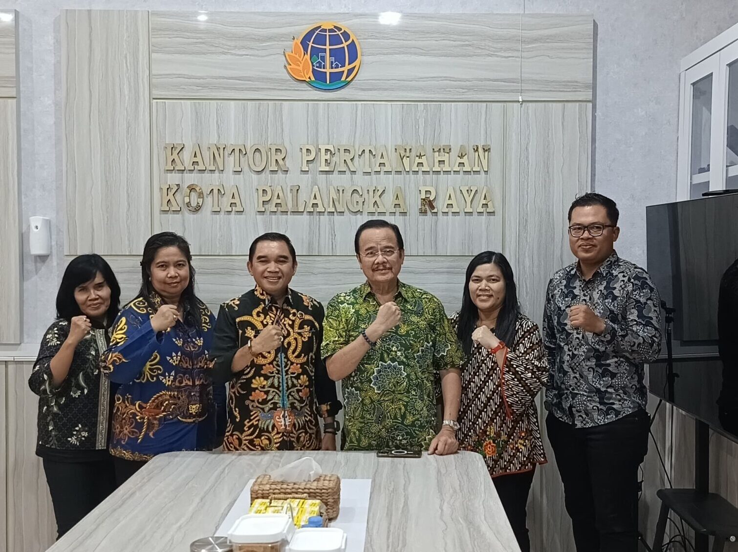 Teras Narang Datangi Kantor Pertanahan Palangkaraya, Soroti Biaya PNBP