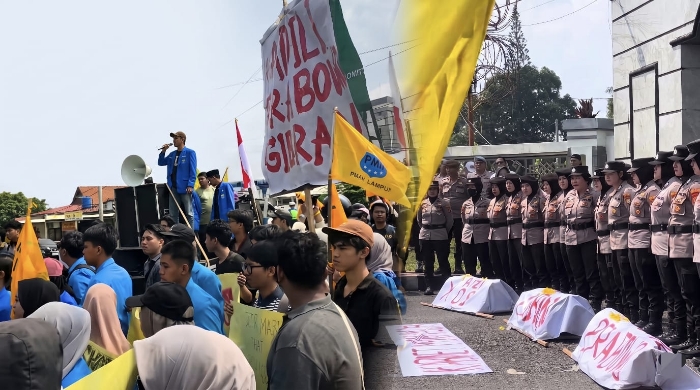 Gugat Kebijakan Pusat dan Daerah, Ratusan Kader PMII Lampung Kepung DPRD