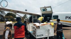 Titik Panas Naik, Pesawat Penabur Garam Dikerahkan Jinakkan Api di Lampung