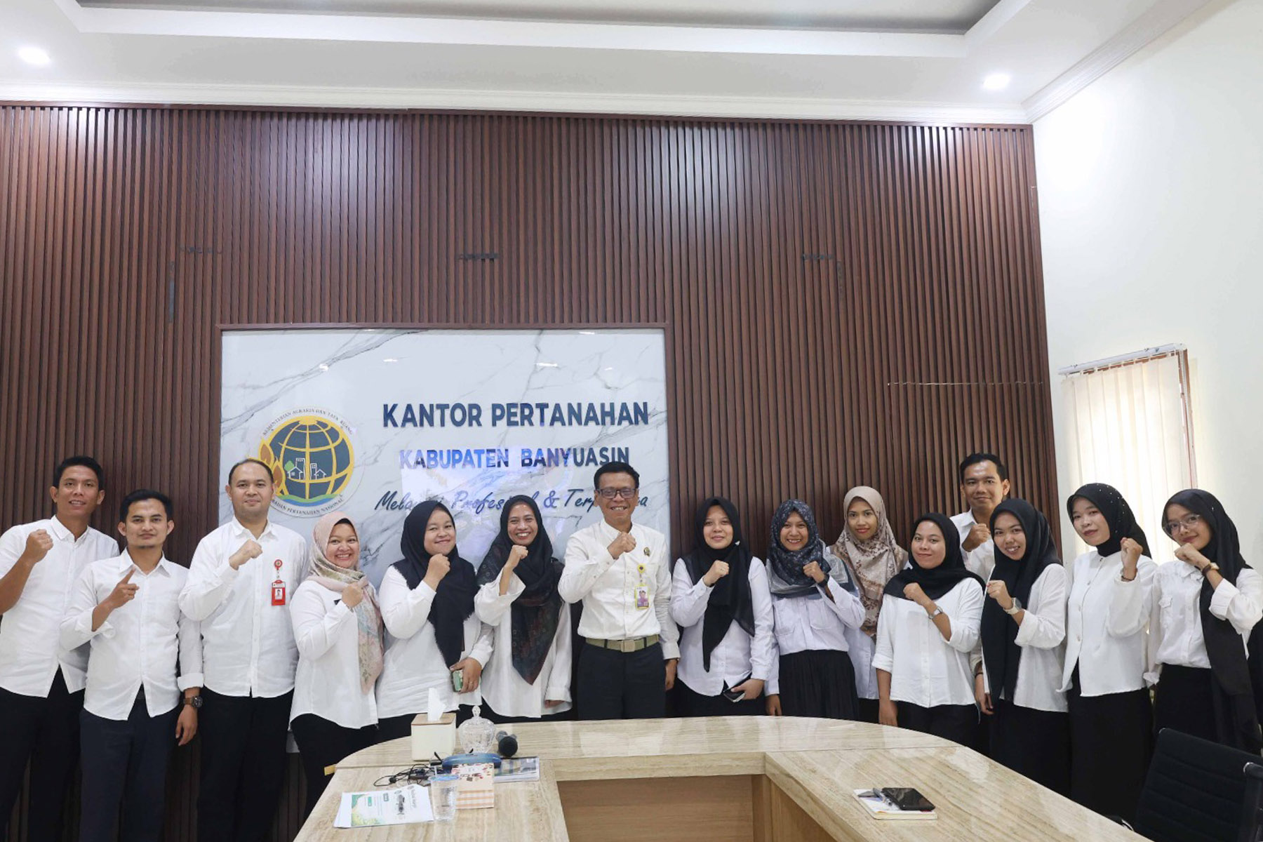 Kantor Pertanahan Kabupaten Banyuasin melaksanakan monitoring dan evaluasi tabulasi data penerima akses Reforma Agraria untuk memastikan pengelolaan data berjalan tertib, akurat, dan sesuai kebutuhan program pemberdayaan masyarakat.