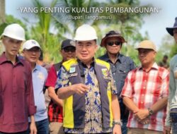 Tolak Proyek Tambal Sulam, Saleh Asnawi Sisir Langsung Pengaspalan Jalan Tanggamus