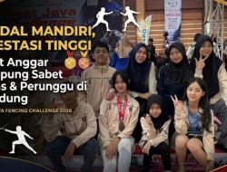 Modal Biaya Mandiri, Tiga Atlet Anggar Muda Lampung Redam Tuan Rumah dan Sabet Medali di Bandung